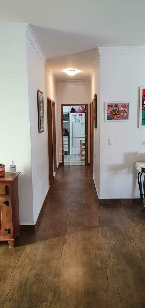 Casa à venda com 3 quartos, 194m² - Foto 1