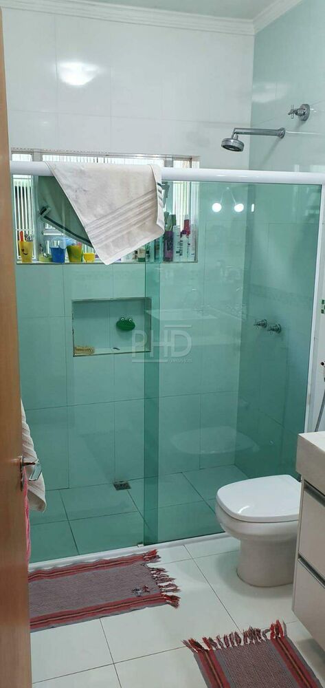 Casa à venda com 3 quartos, 194m² - Foto 2