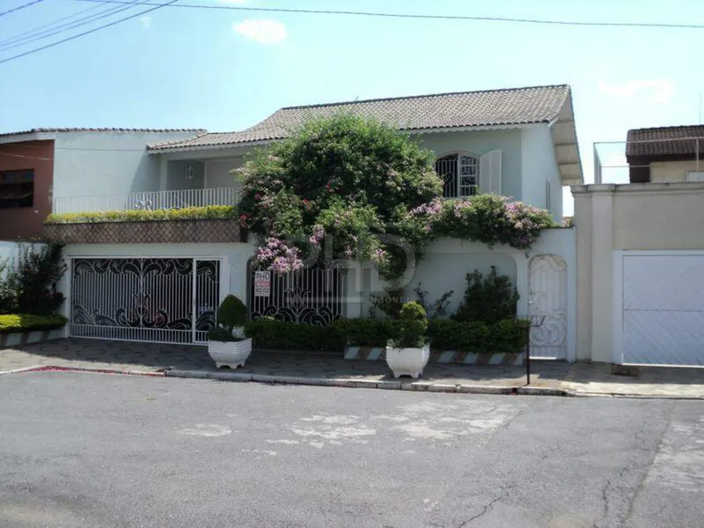 Sobrado, 3 quartos, 298 m² - Foto 1