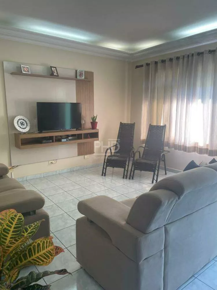 Sobrado à venda com 3 quartos, 314m² - Foto 1