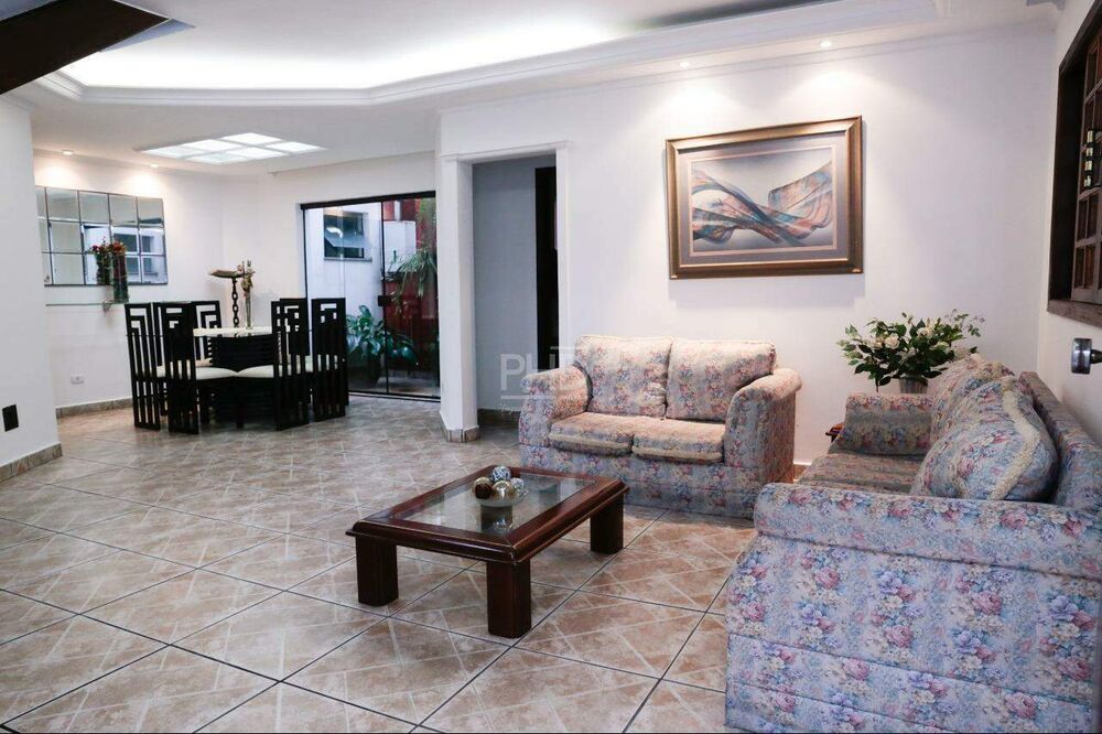 Sobrado, 4 quartos, 241 m² - Foto 1