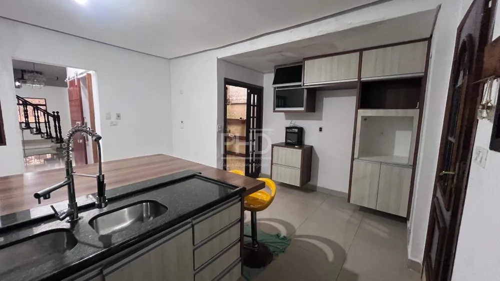 Sobrado, 3 quartos, 219 m² - Foto 3