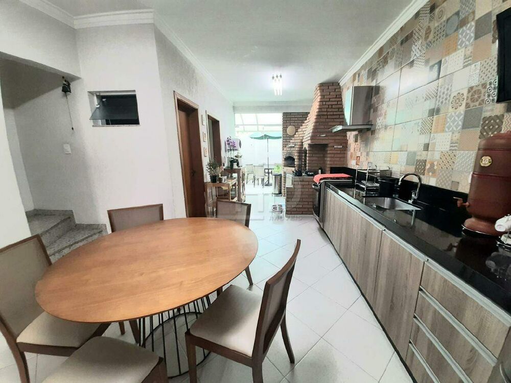 Sobrado, 3 quartos, 249 m² - Foto 4