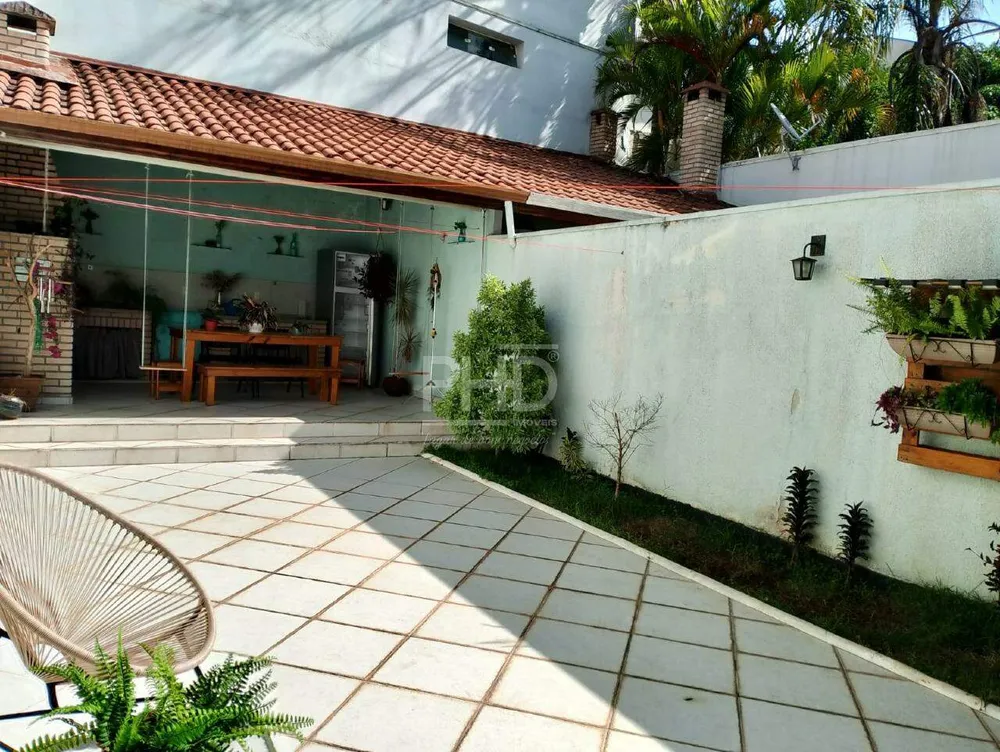 Sobrado, 4 quartos, 269 m² - Foto 1