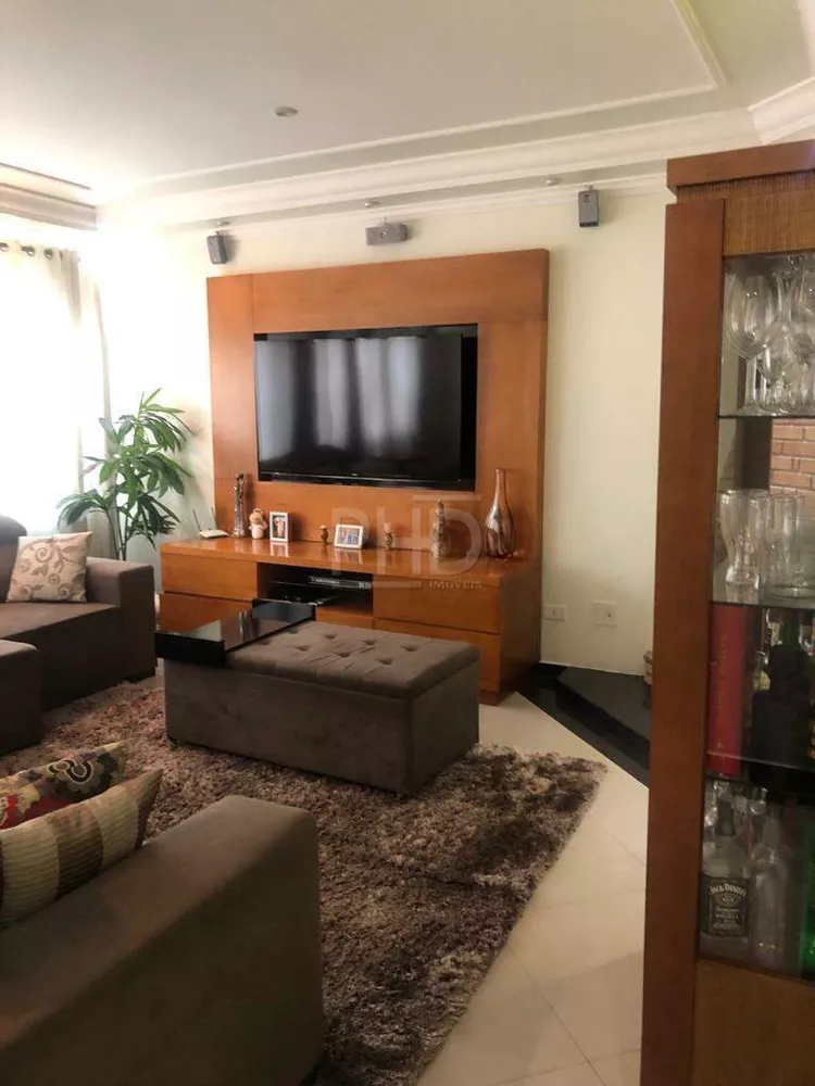 Sobrado à venda com 3 quartos, 244m² - Foto 2