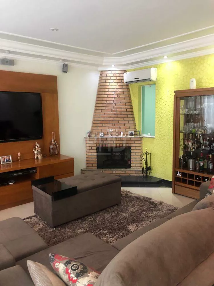 Sobrado à venda com 3 quartos, 244m² - Foto 3