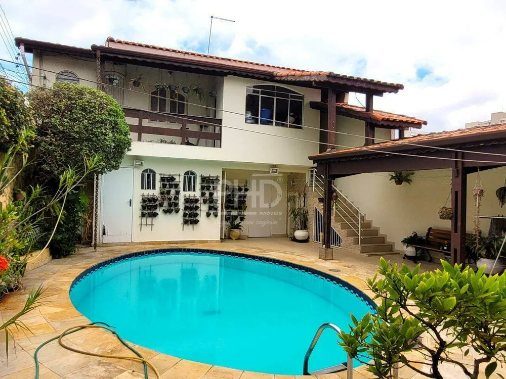 Casa, 3 quartos, 230 m² - Foto 1