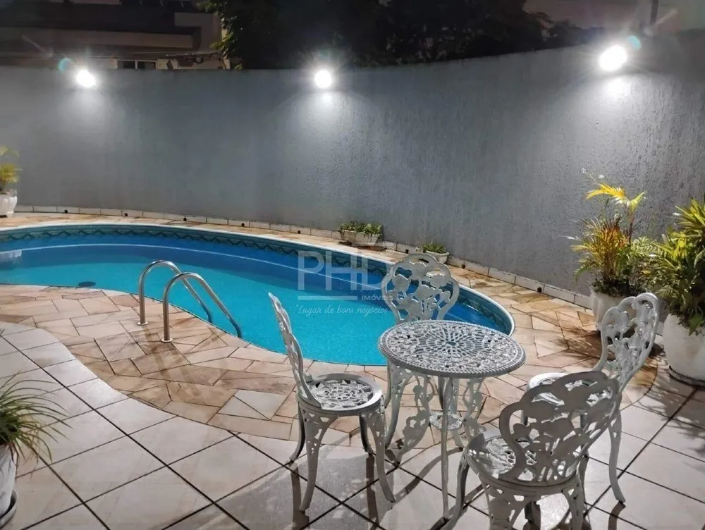 Casa, 4 quartos, 349 m² - Foto 1