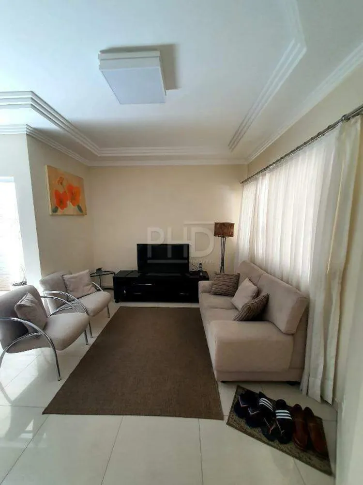 Sobrado, 3 quartos, 222 m² - Foto 1