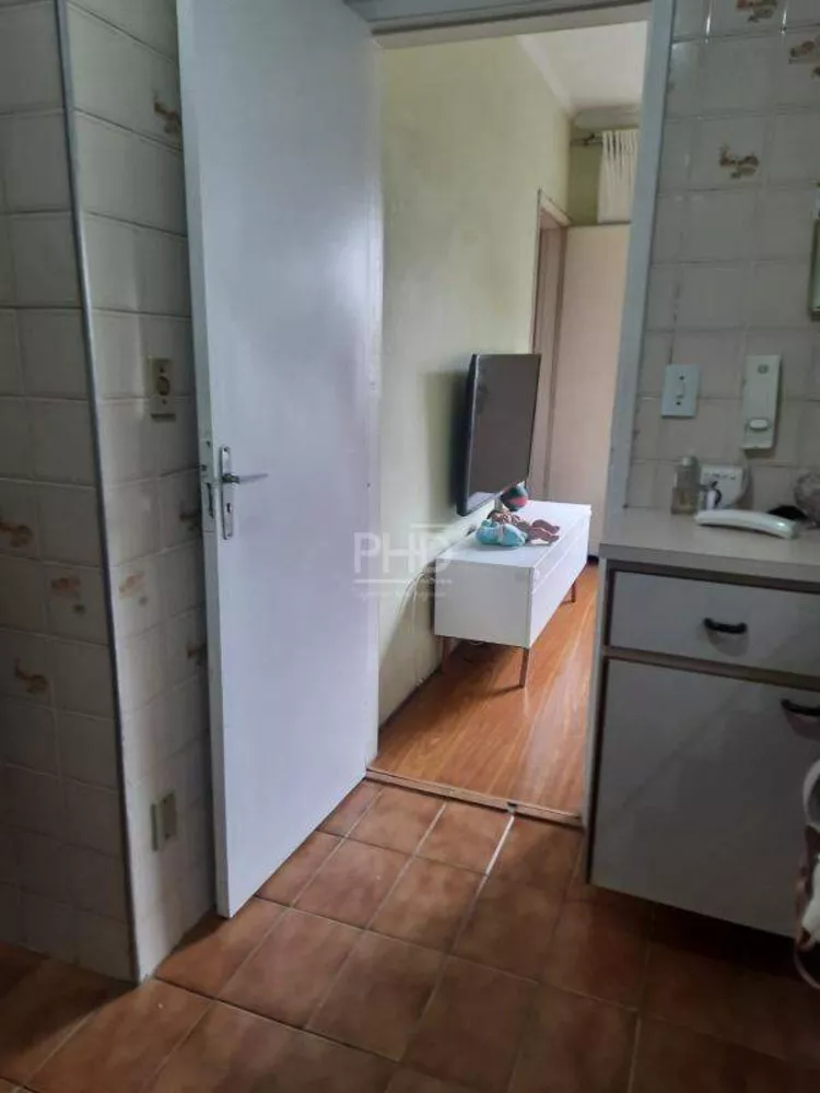 Apartamento à venda com 2 quartos, 70m² - Foto 4