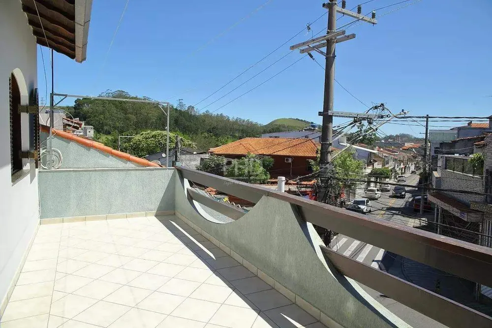 Sobrado, 4 quartos, 180 m² - Foto 1