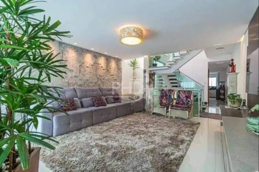 Sobrado, 3 quartos, 196 m² - Foto 1