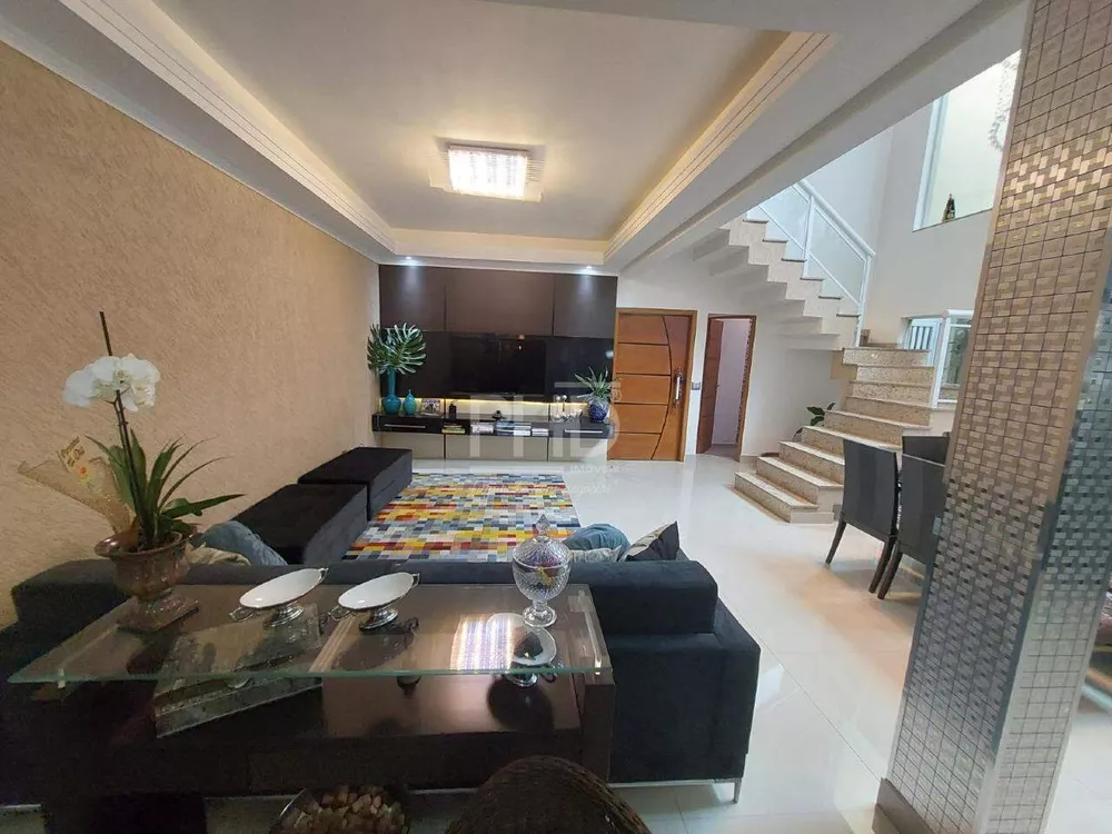 Sobrado à venda com 3 quartos, 309m² - Foto 3