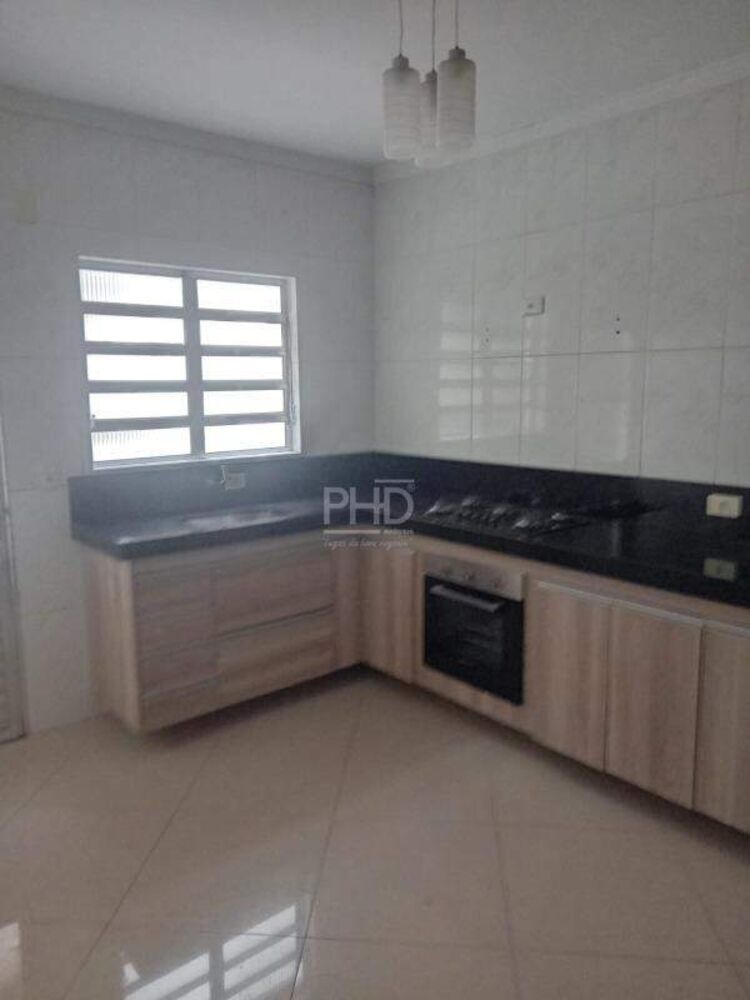 Sobrado à venda com 4 quartos, 248m² - Foto 1