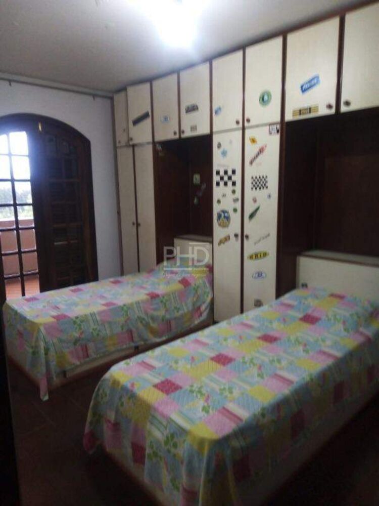 Sobrado, 3 quartos, 304 m² - Foto 4