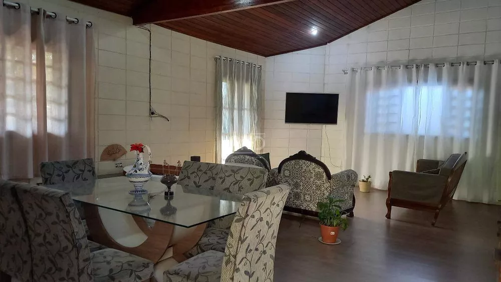 Casa à venda com 3 quartos, 302m² - Foto 4