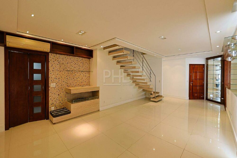 Cobertura, 3 quartos, 220 m² - Foto 2