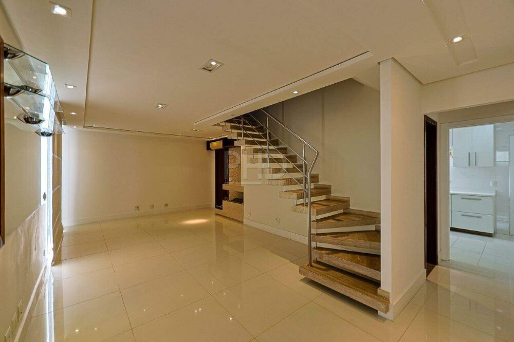 Cobertura, 3 quartos, 220 m² - Foto 1