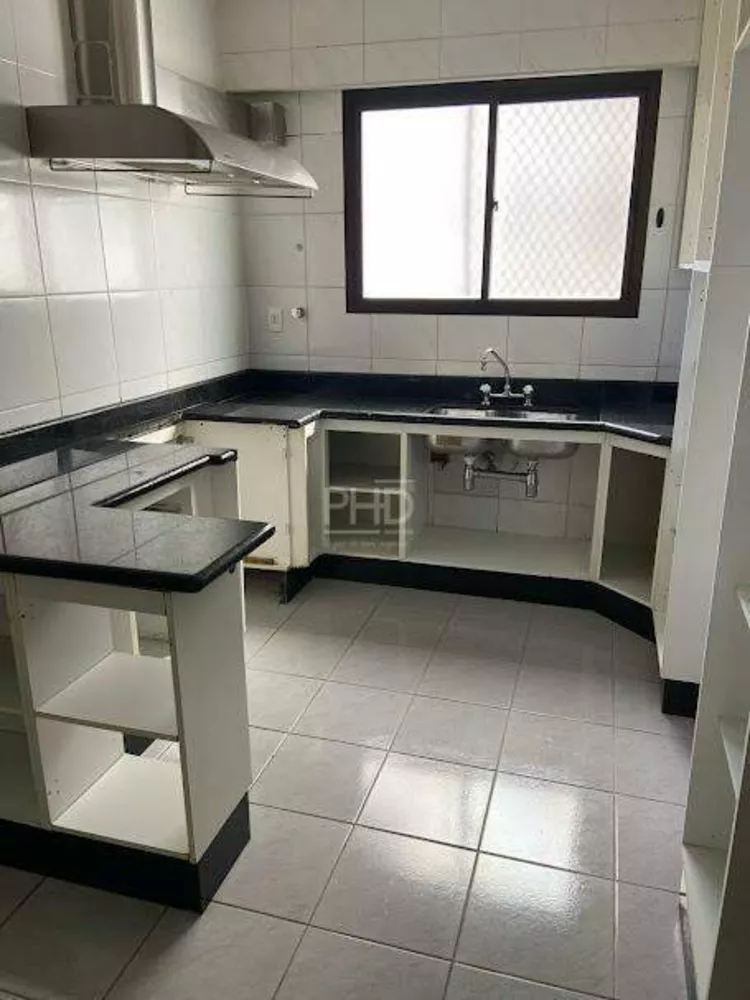 Apartamento à venda com 3 quartos, 130m² - Foto 4