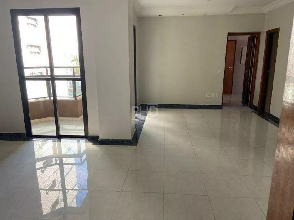 Apartamento à venda com 3 quartos, 130m² - Foto 1