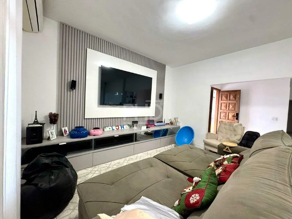 Casa, 3 quartos, 230 m² - Foto 2