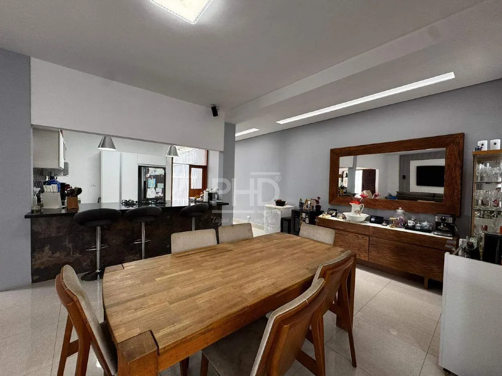 Casa, 3 quartos, 230 m² - Foto 4