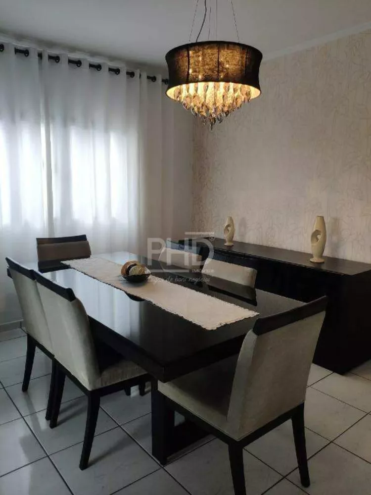 Sobrado à venda com 3 quartos, 217m² - Foto 1