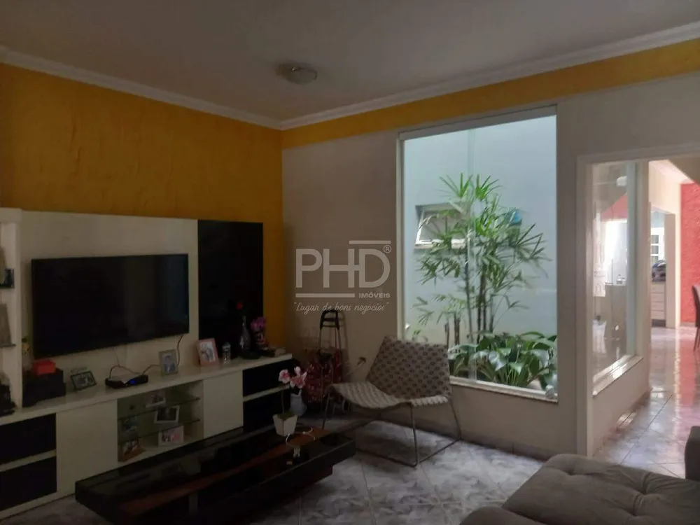 Casa, 3 quartos, 263 m² - Foto 1