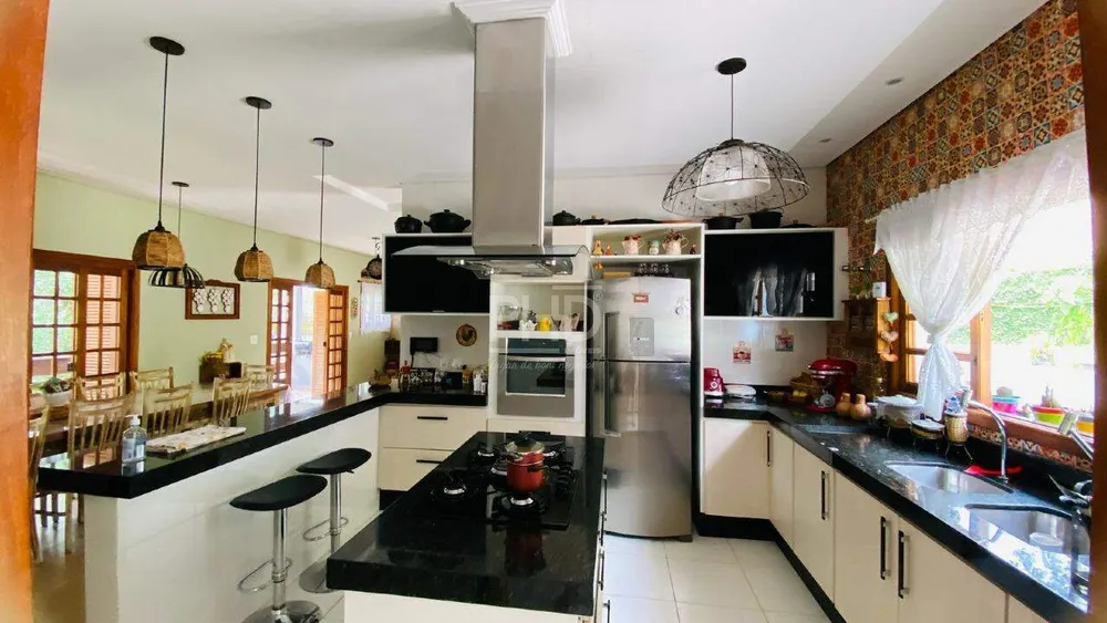Sobrado, 3 quartos, 475 m² - Foto 1