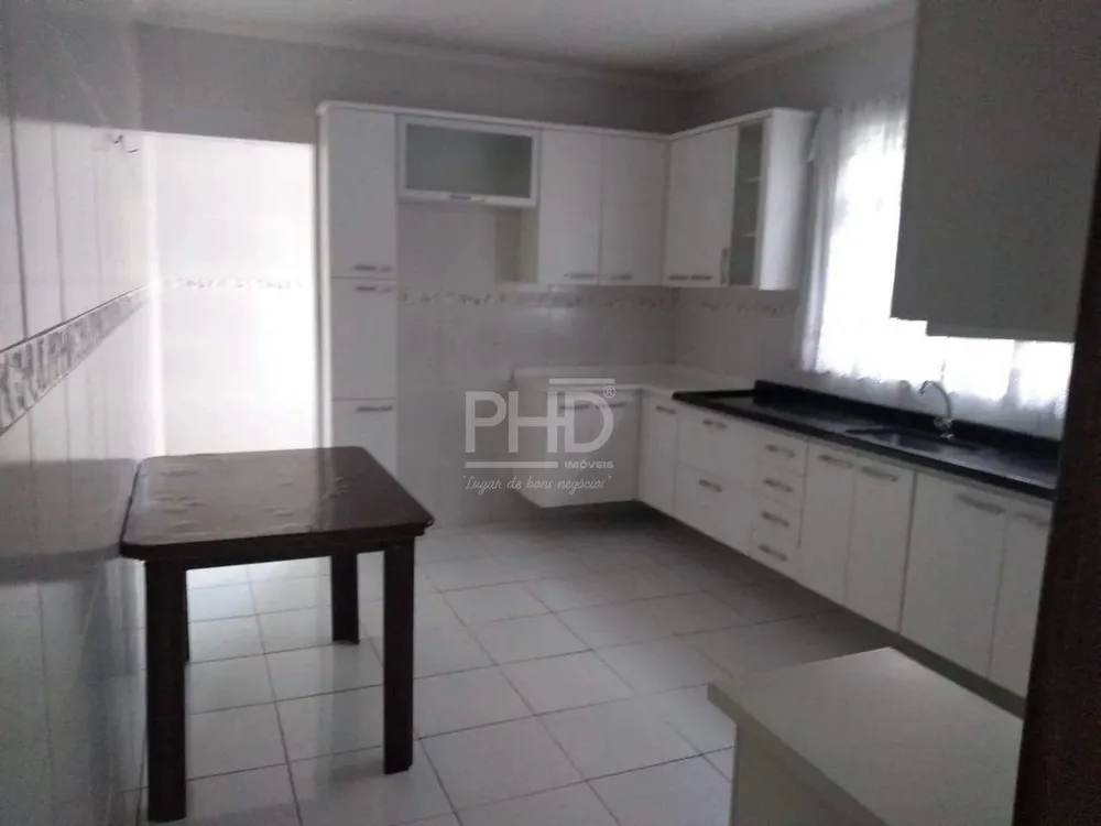 Sobrado, 3 quartos, 220 m² - Foto 1