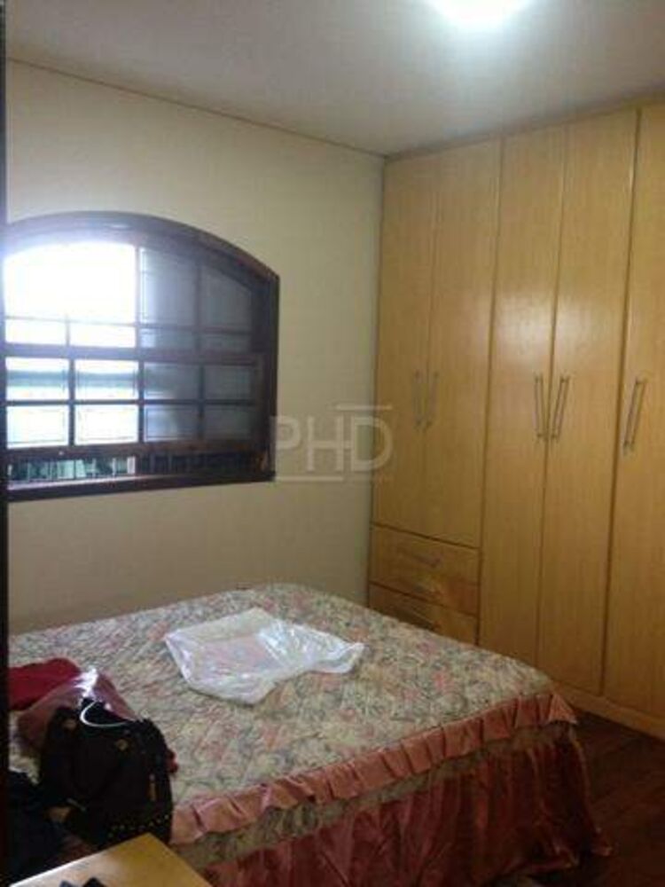 Casa, 3 quartos, 243 m² - Foto 1