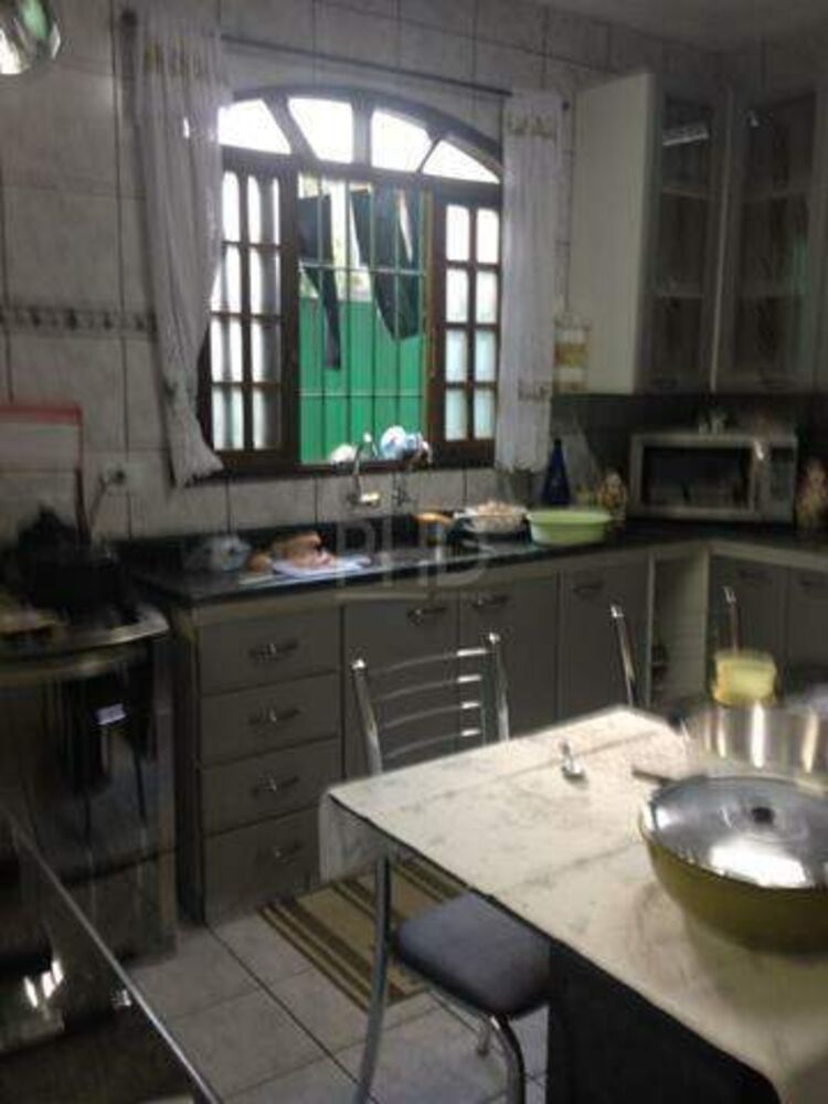 Casa, 3 quartos, 243 m² - Foto 2