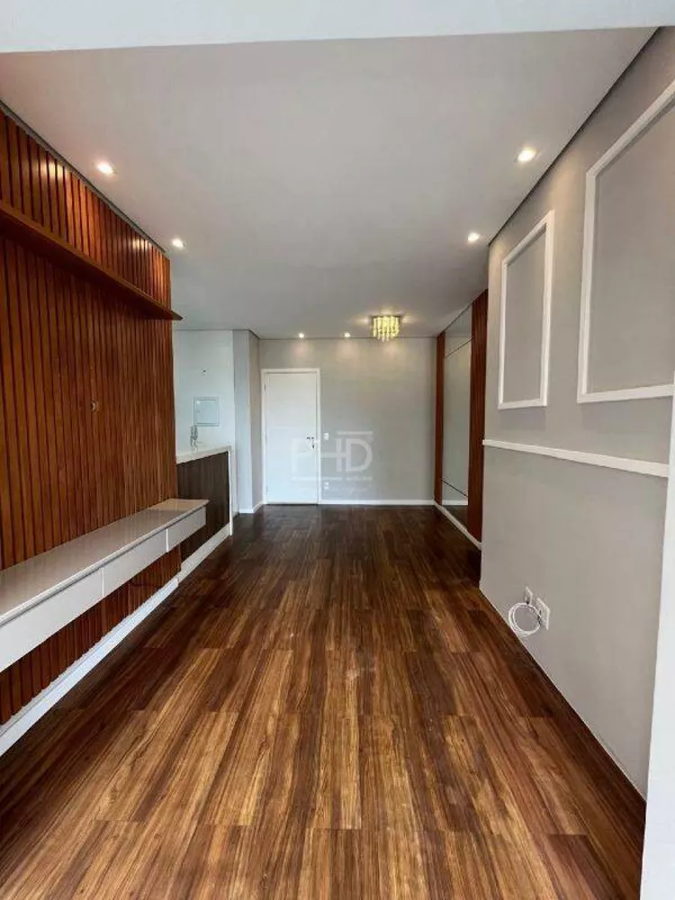 Apartamento à venda com 2 quartos, 77m² - Foto 2