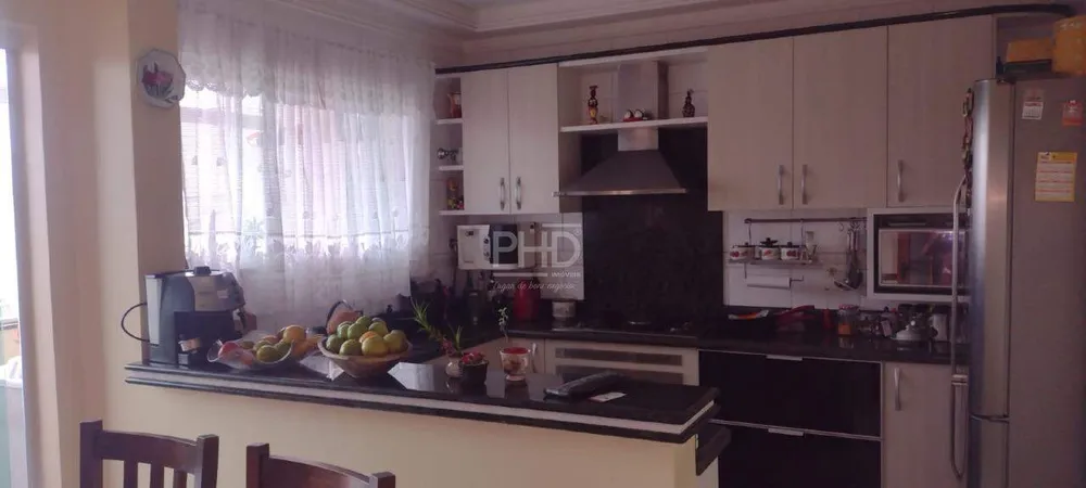Sobrado, 3 quartos, 242 m² - Foto 4