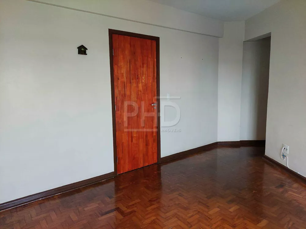 Apartamento à venda com 2 quartos, 70m² - Foto 3