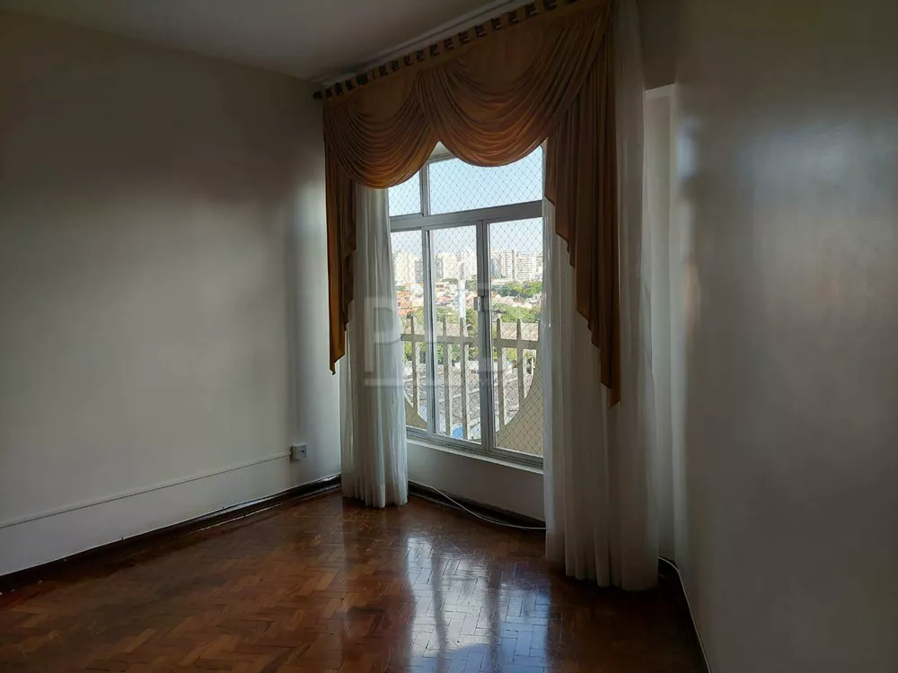 Apartamento à venda com 2 quartos, 70m² - Foto 2