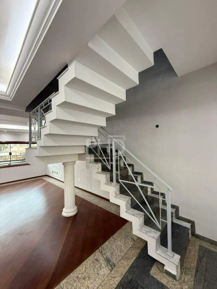 Sobrado, 4 quartos, 580 m² - Foto 1