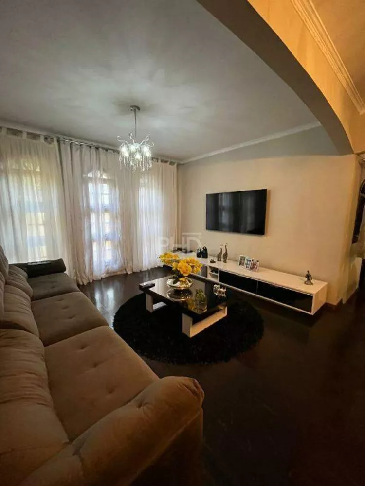 Sobrado à venda com 3 quartos, 243m² - Foto 2