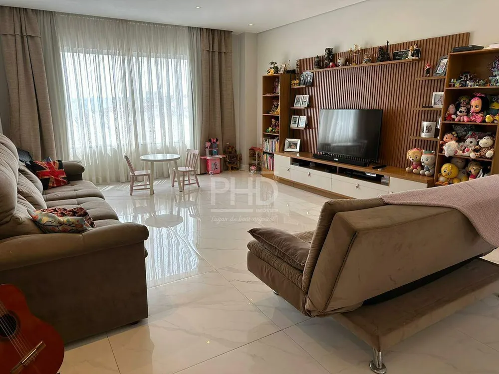Sobrado, 3 quartos, 330 m² - Foto 1