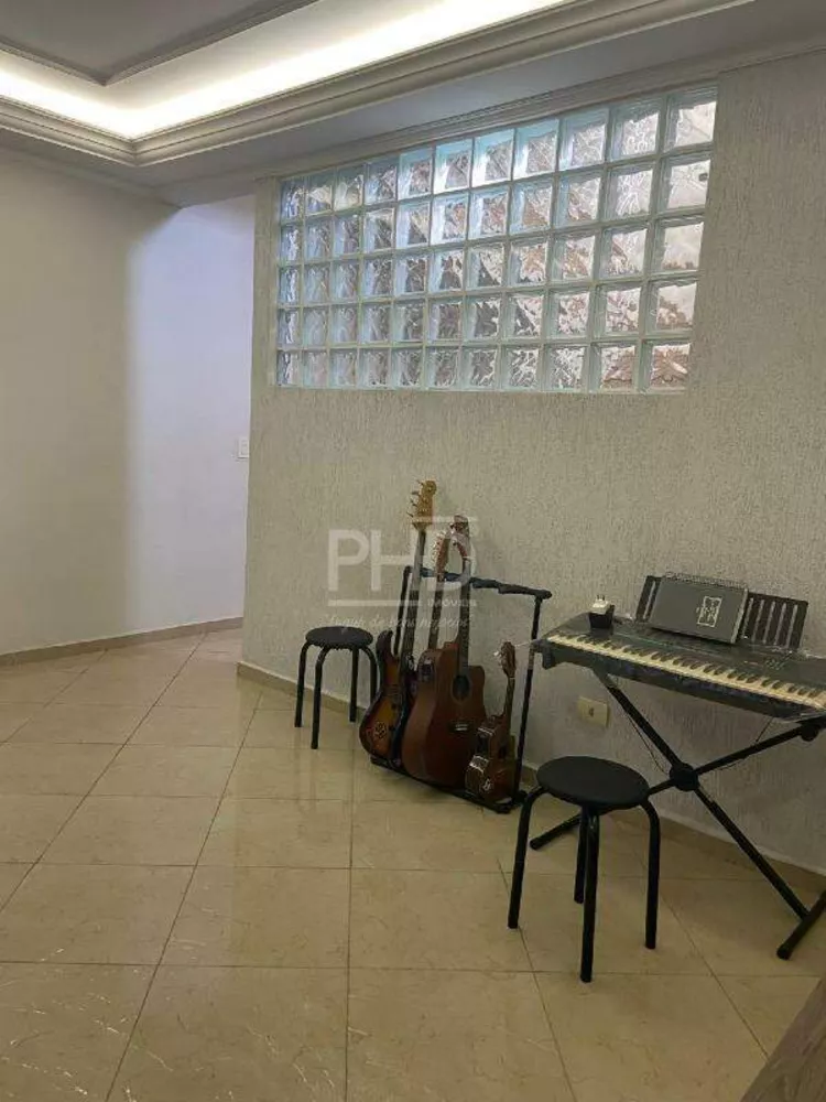 Sobrado à venda com 3 quartos, 238m² - Foto 4