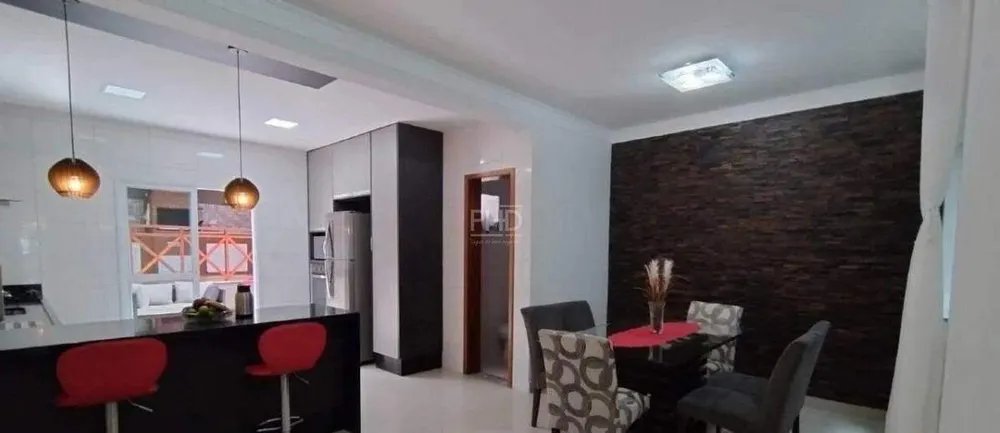Sobrado, 3 quartos, 210 m² - Foto 1