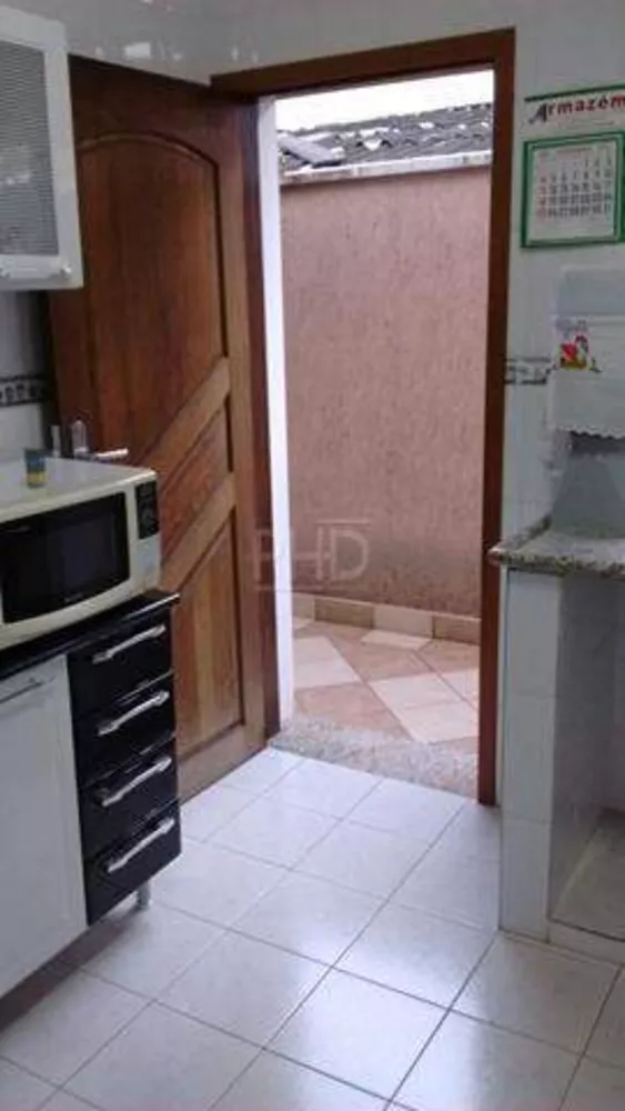 Casa à venda com 3 quartos, 250m² - Foto 8