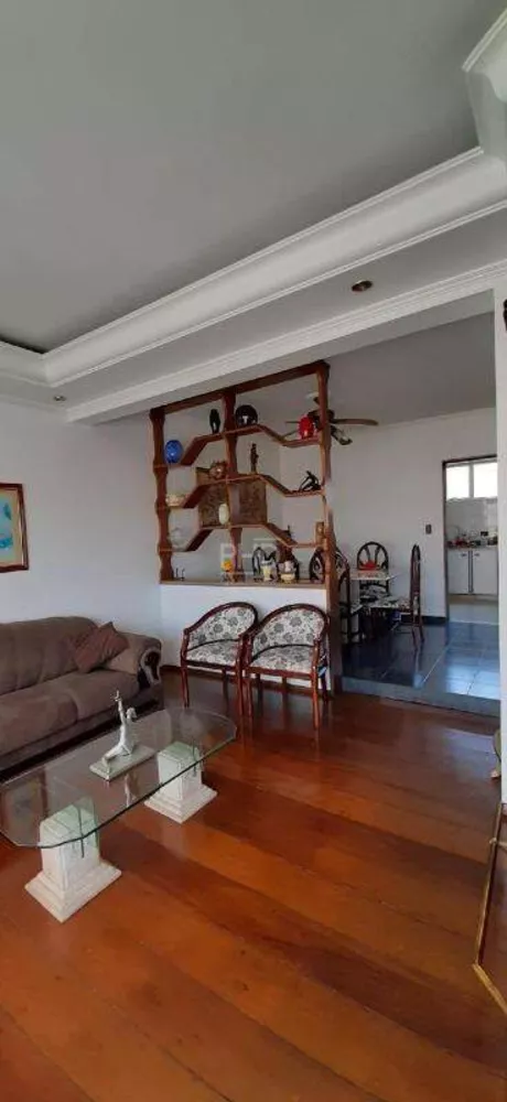 Sobrado à venda com 3 quartos, 329m² - Foto 3