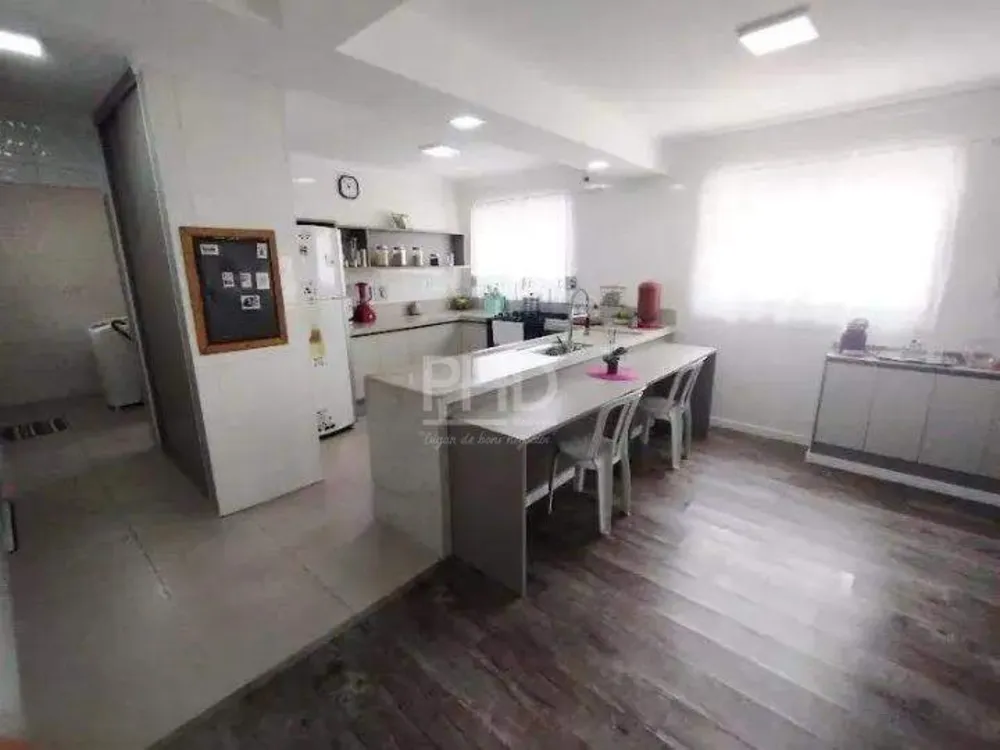 Sobrado, 3 quartos, 207 m² - Foto 2