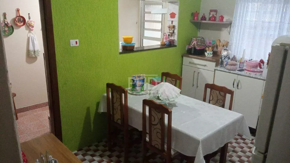 Casa à venda com 2 quartos, 72m² - Foto 4