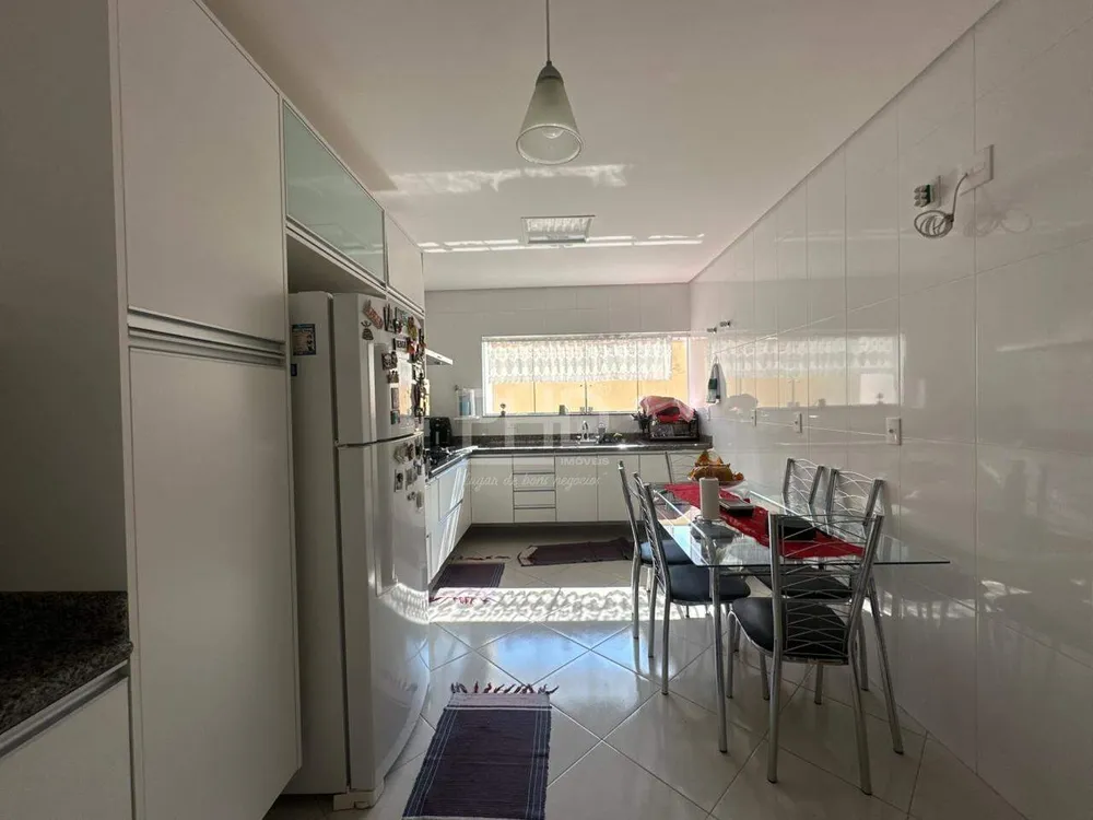 Casa, 3 quartos, 228 m² - Foto 5