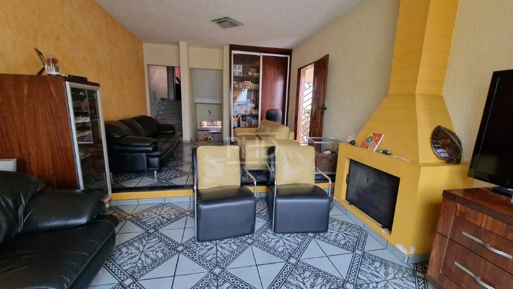 Sobrado, 3 quartos, 258 m² - Foto 1