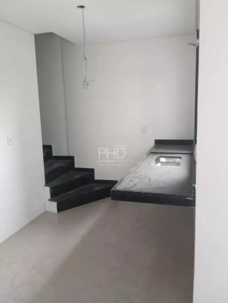 Cobertura à venda com 2 quartos, 100m² - Foto 4