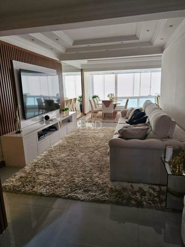 Apartamento à venda com 3 quartos, 180m² - Foto 1