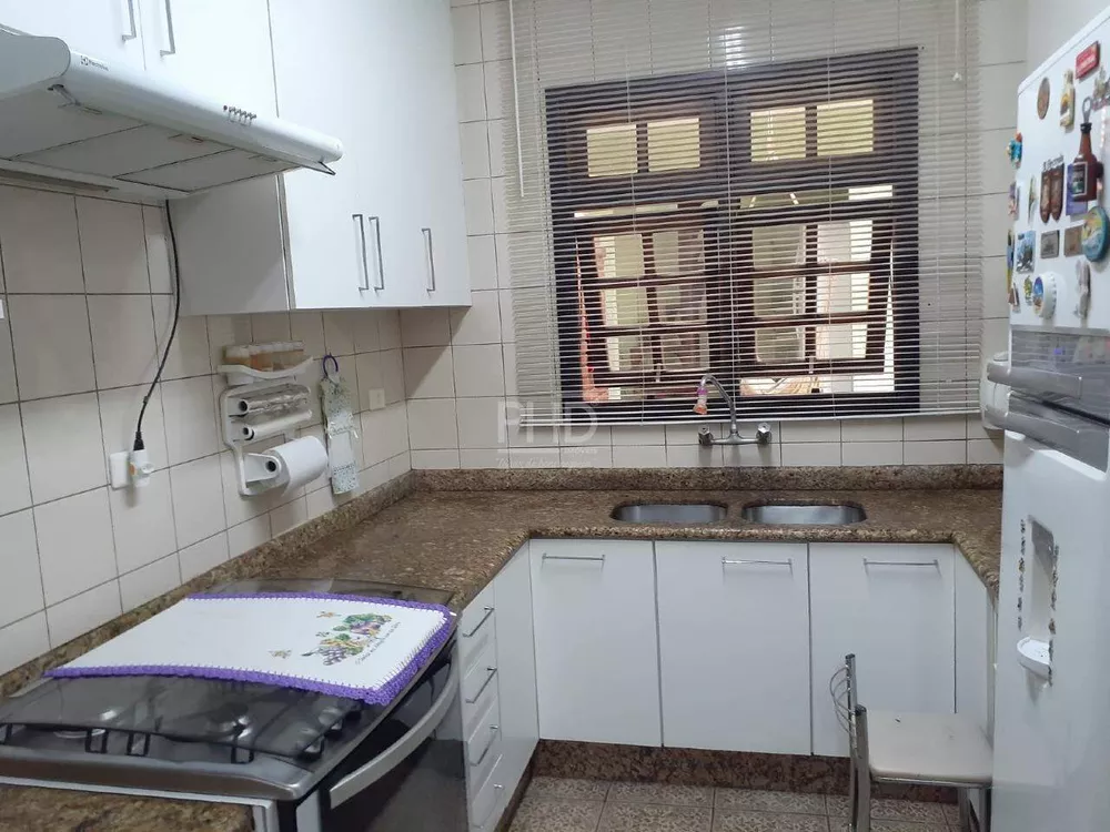 Sobrado à venda com 2 quartos, 255m² - Foto 4